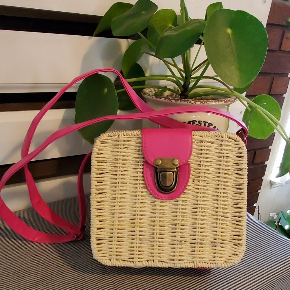 CRAFTABELLE wicker/pink satchel.      #342